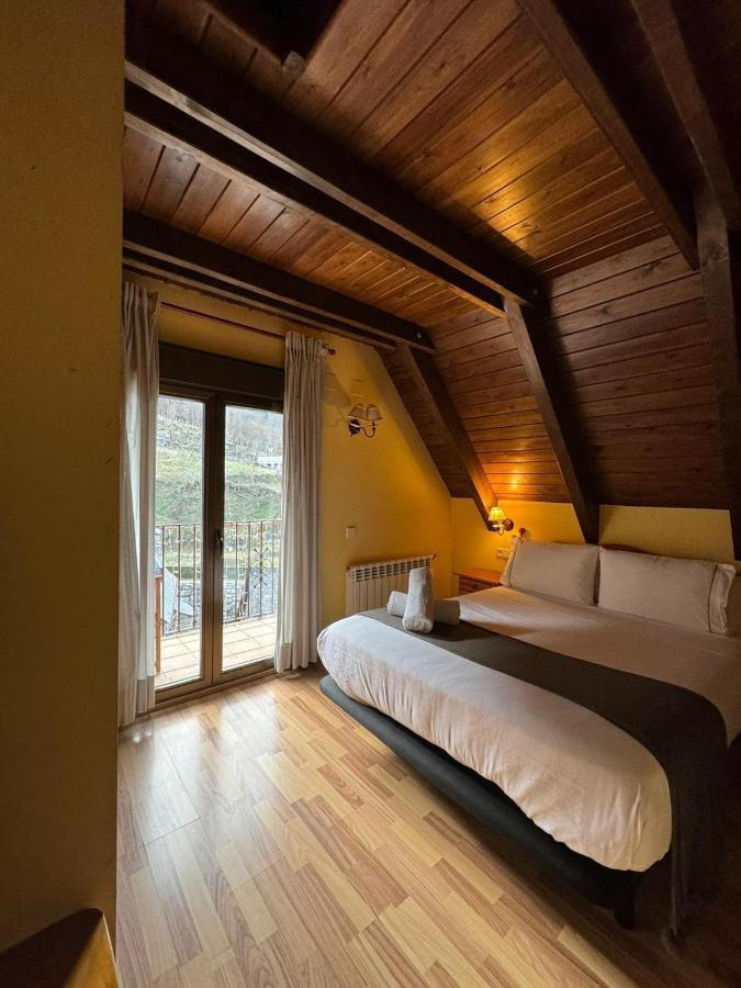 Hotel Saueth เทรดอส ภายนอก รูปภาพ